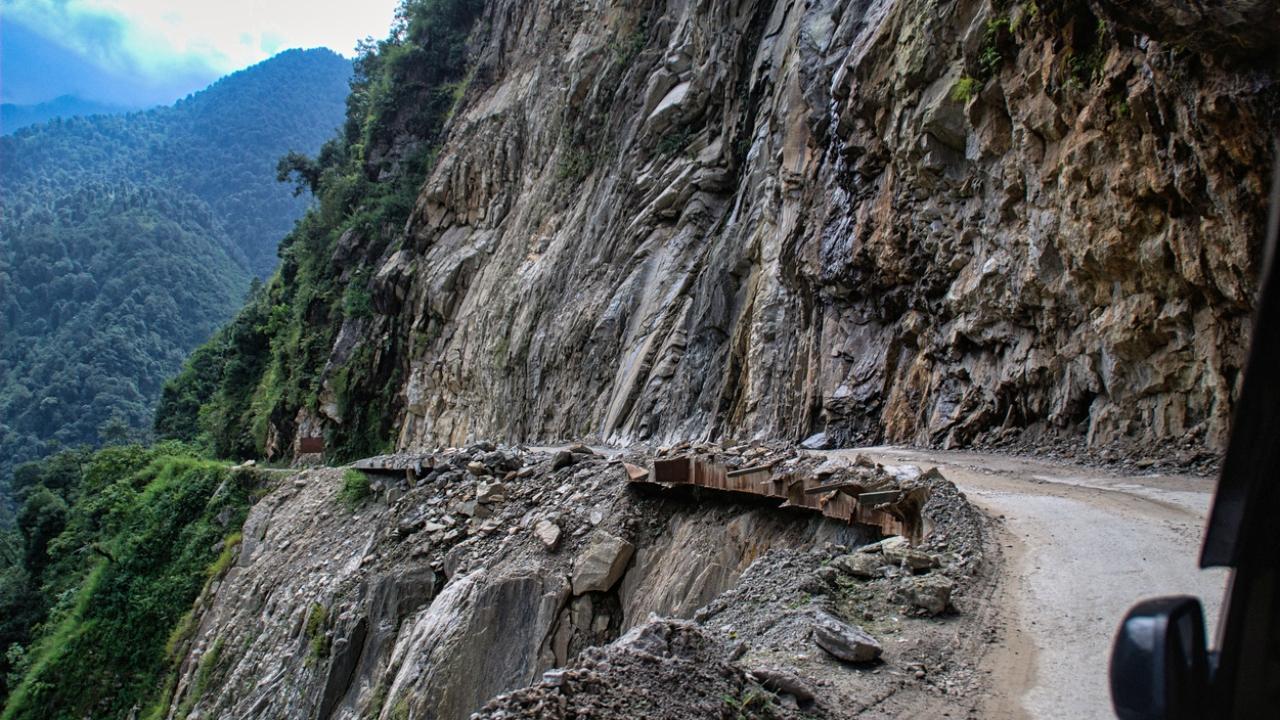 Landslides snap road connectivity between Sikkim and West Bengal