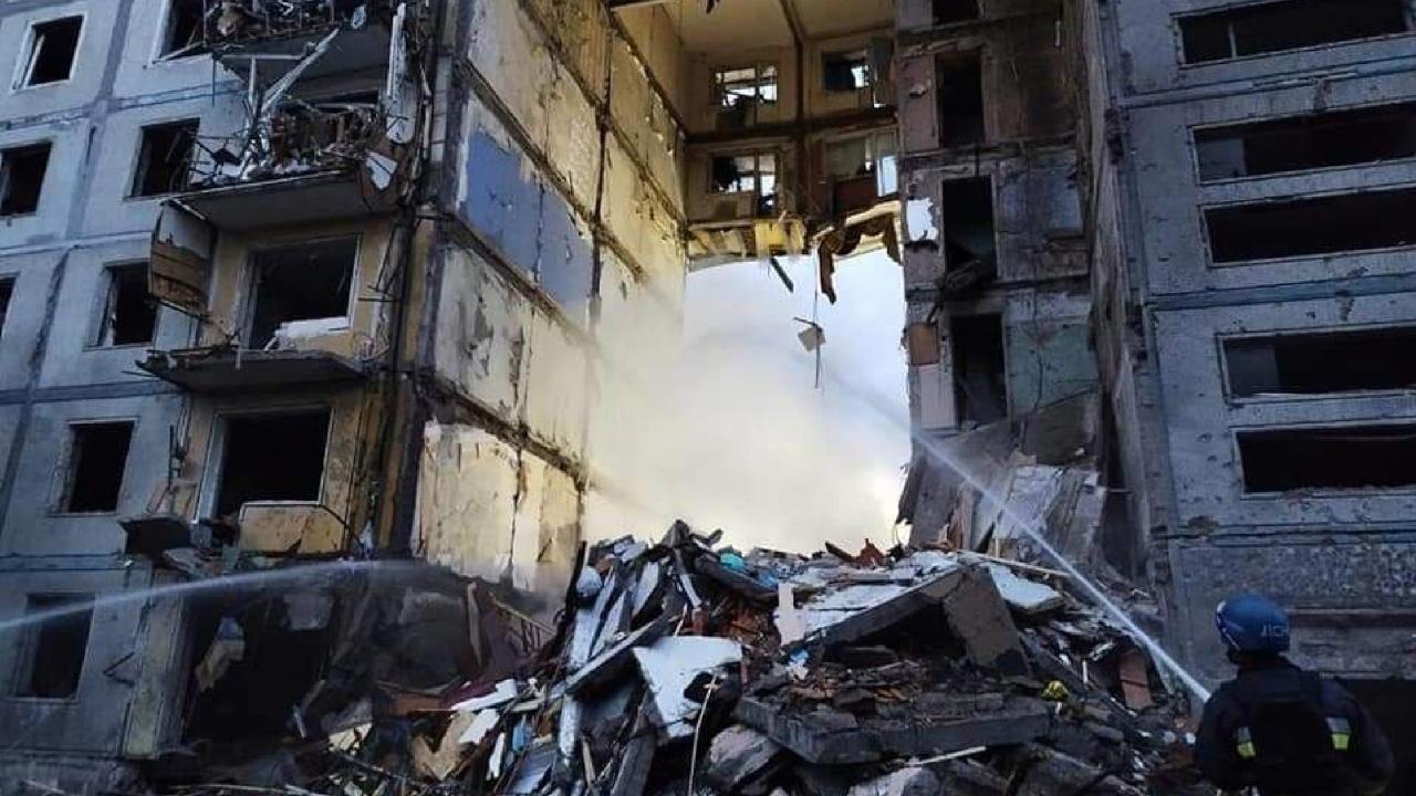 Strikes on Ukrainian city of Zaporizhzhia kill 17, says Official