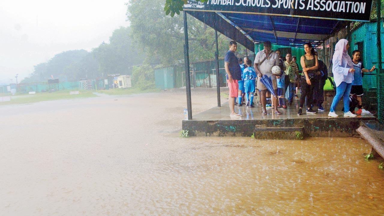 Rain ruin girls U-12 semi-finals; boys play