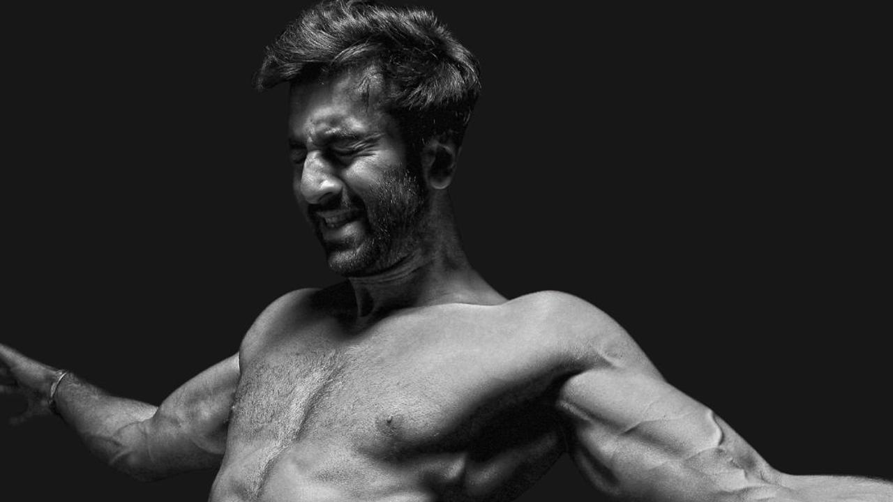 Veteran actress Neetu Kapoor has shared a set of pictures showcasing her son Ranbir Kapoor's well chiseled body from the look test of his latest release 'Brahmastra'. Read full story here