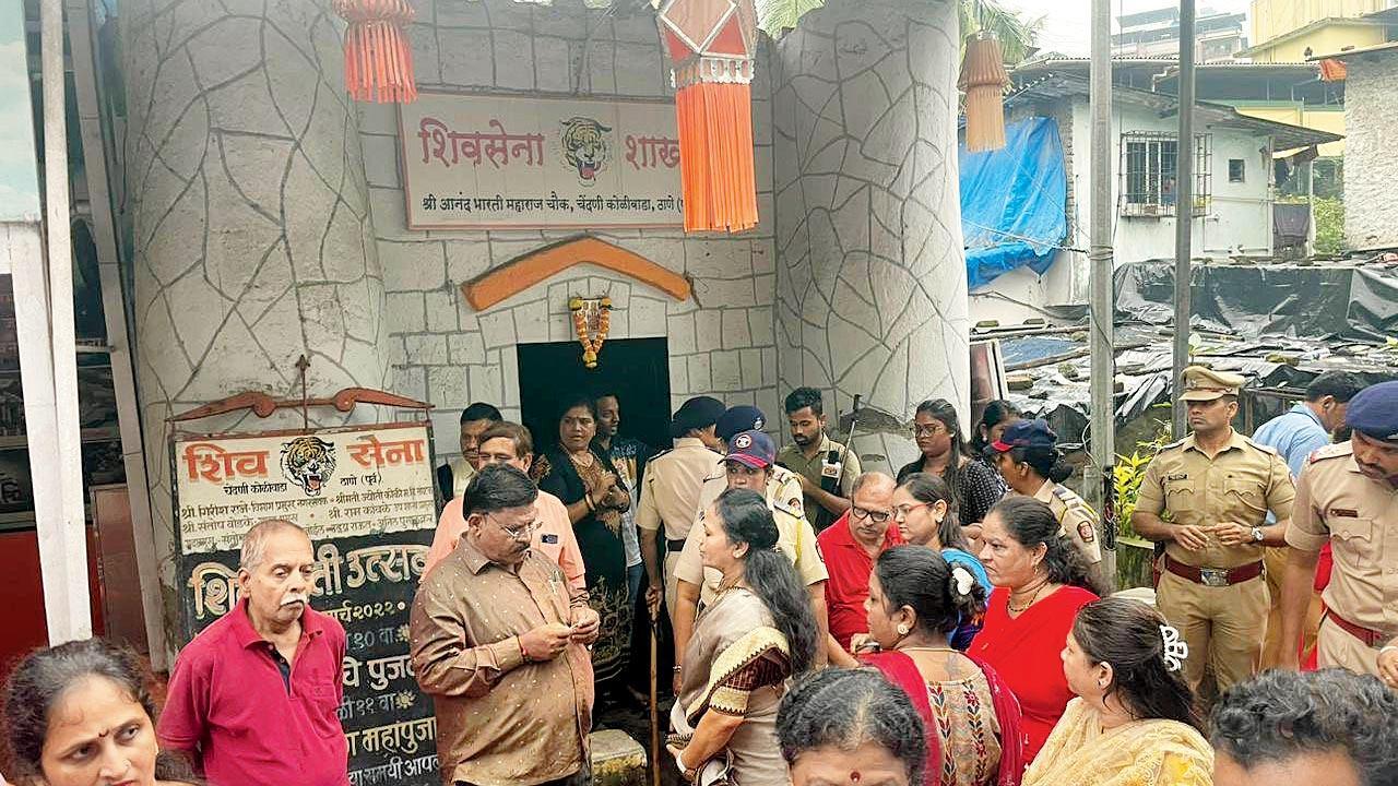 Thane: Members of Eknath Shinde, Uddhav Thackeray factions face off over shakha