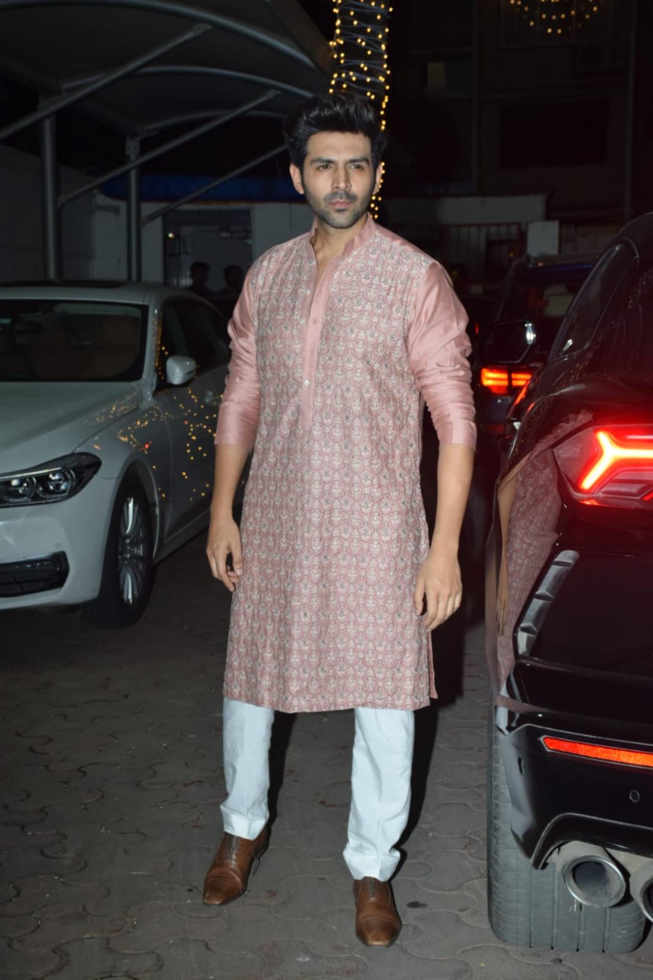 Kartik Aaryan, a regular at most Bollywood parties was seen attending both T-Series and Shilpa Shetty's party on Sunday evening