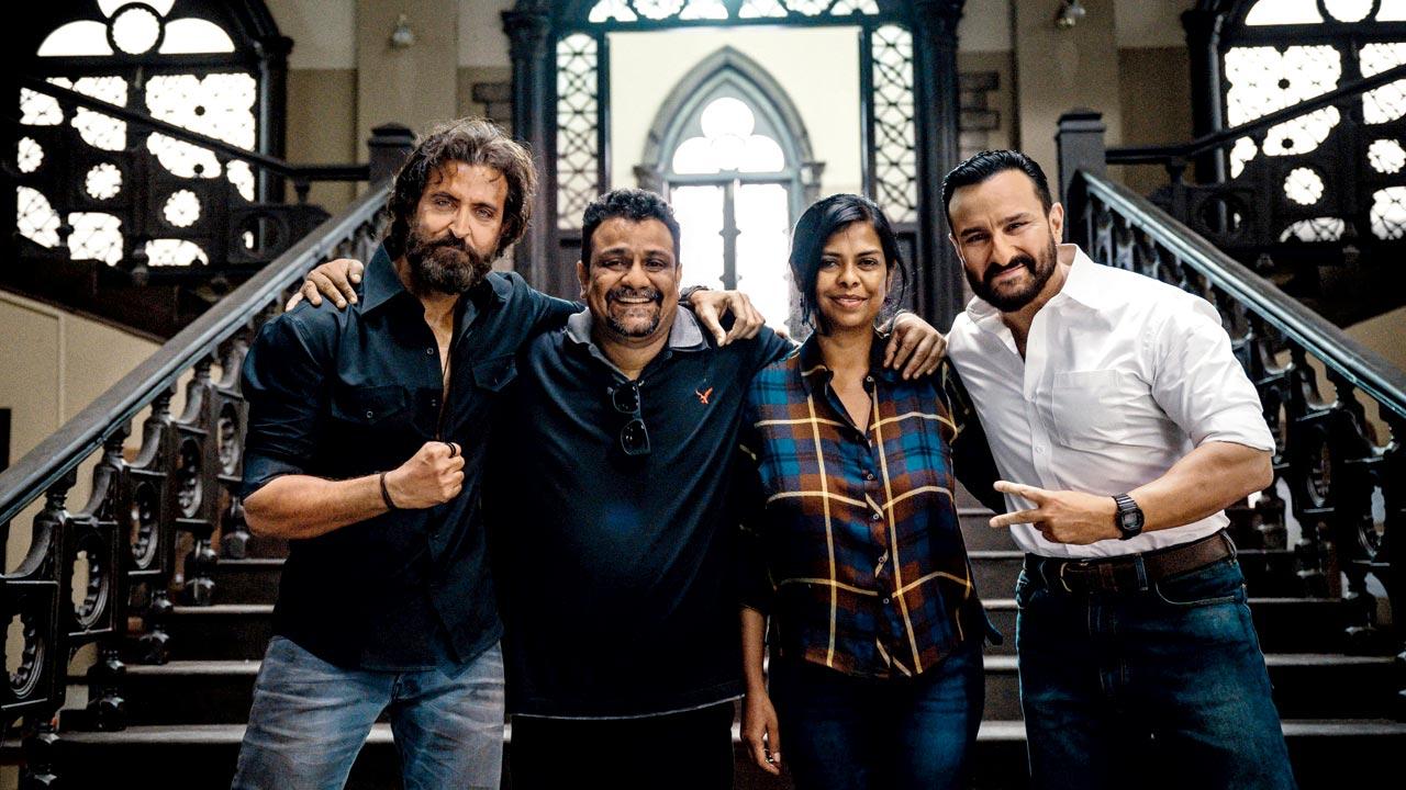 Vikram Vedha directors Pushkar-Gayathri with the film’s stars Hrithik Roshan and Saif Ali Khan