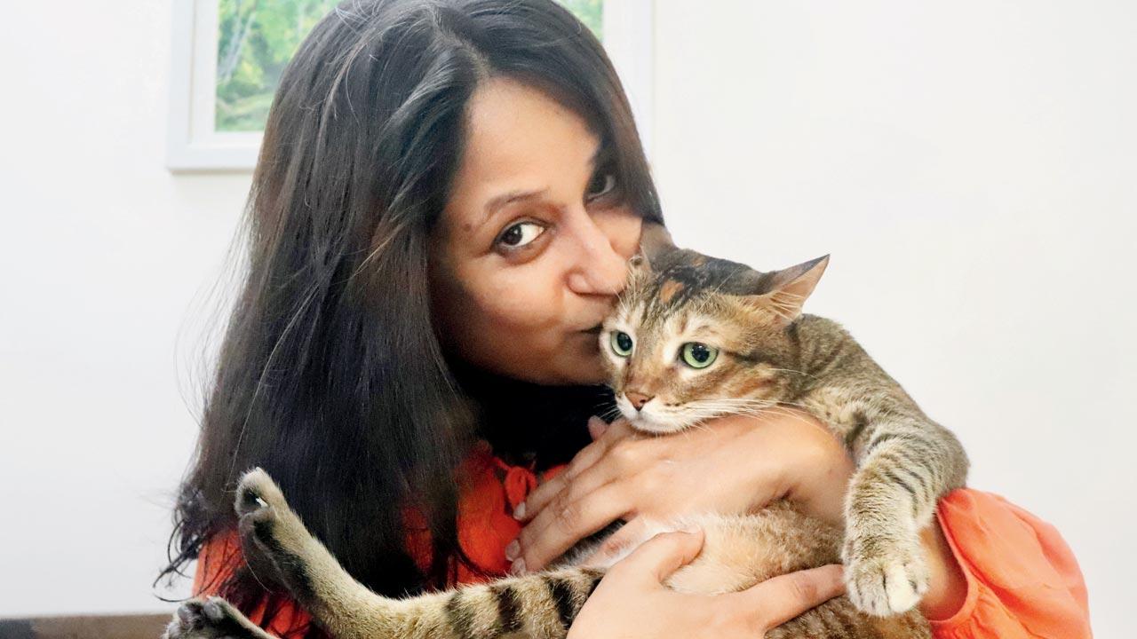 Urvashi Pant’s Smarty Pants was taken off dairy for a while for medical reasons. But she noticed Pant pours some into her evening tea, and pops up in the kitchen every time she smells the tea brewing and stares at the milk carton in Pant’s hand. “I usually give her some in the cup of my hand, and on most occasions, it’s chilled.” Pic/Anurag Ahire