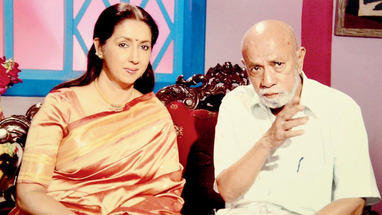 Yakub Sayed with popular Marathi actress Neena Kulkarni, who  began her career in the 1970s  with theatre 