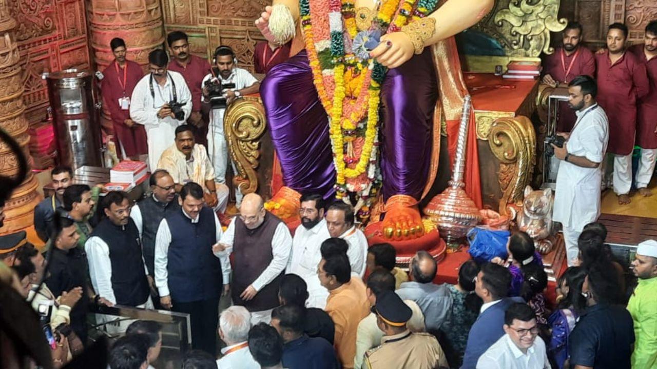 Ganeshotsav 2022: Amit Shah, Eknath Shinde, Devendra Fadnavis offer prayers at Mumbai's Lalbaugcha Raja