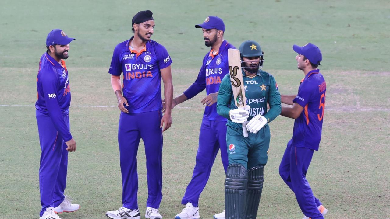 Punjab Sports Minister backs Arshdeep Singh amidst online trolling after India vs Pakistan game