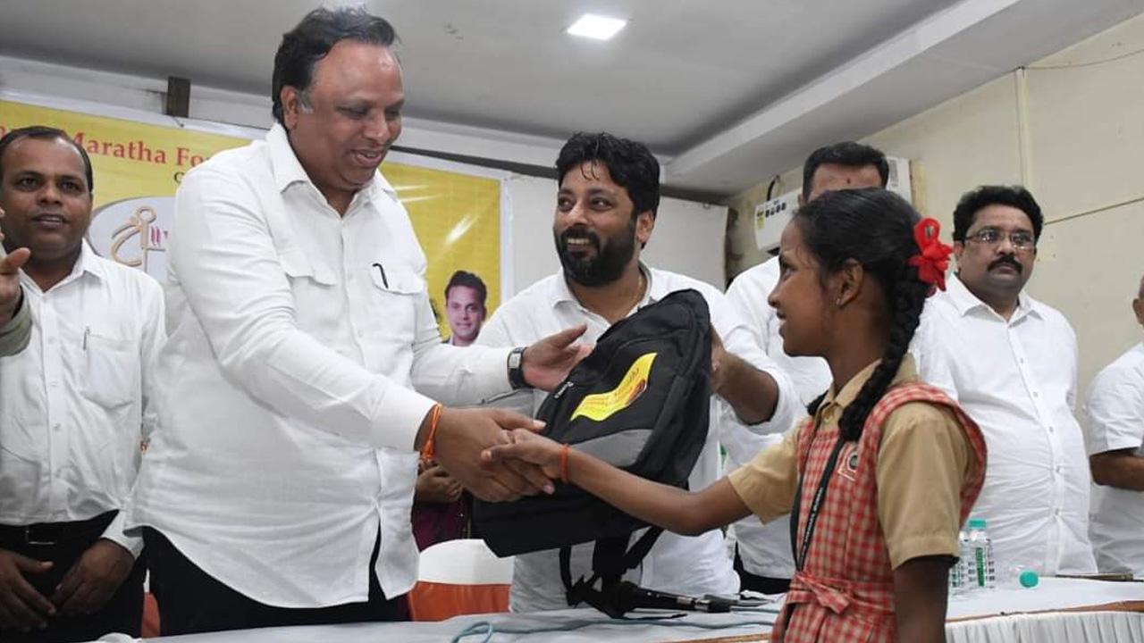 Distribution of educational material among 1000 school children in Chandivali on the birthday of Prime Minister Narendra Modi