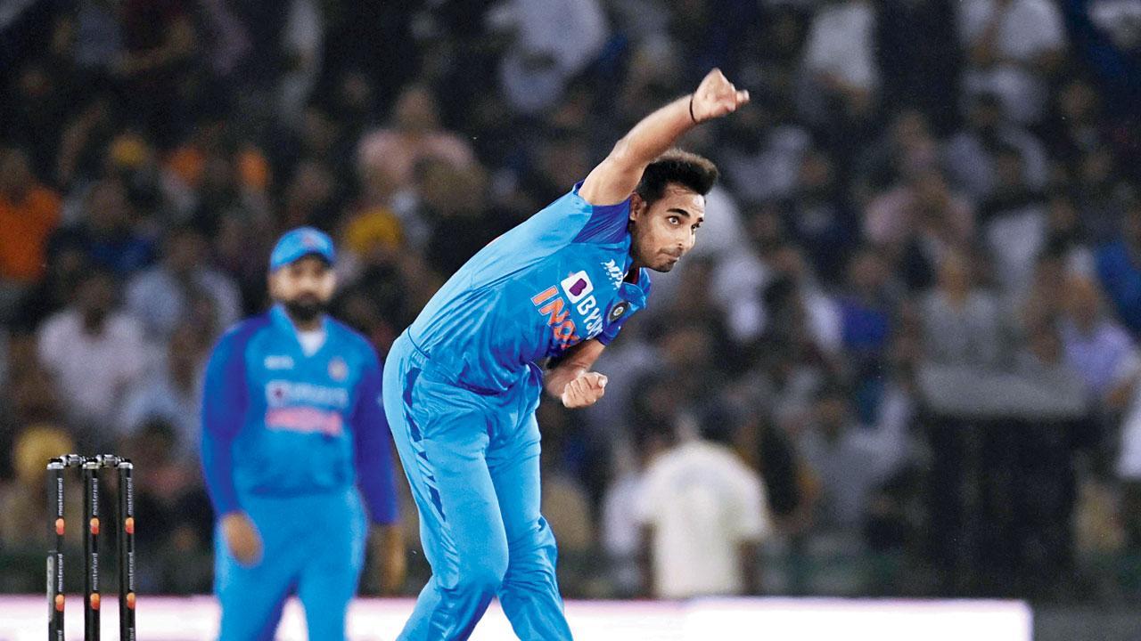 Sunil Gavaskar: Bhuvi’s death overs bowling, a real concern