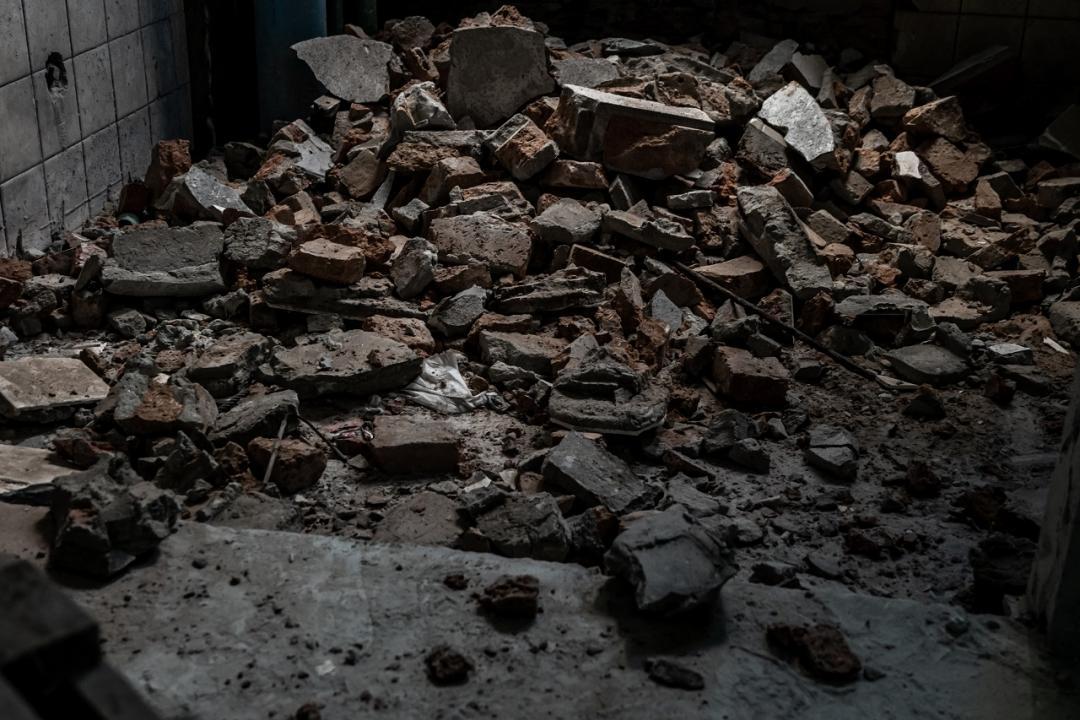 5 injured after building collapses in Delhi's Azad market