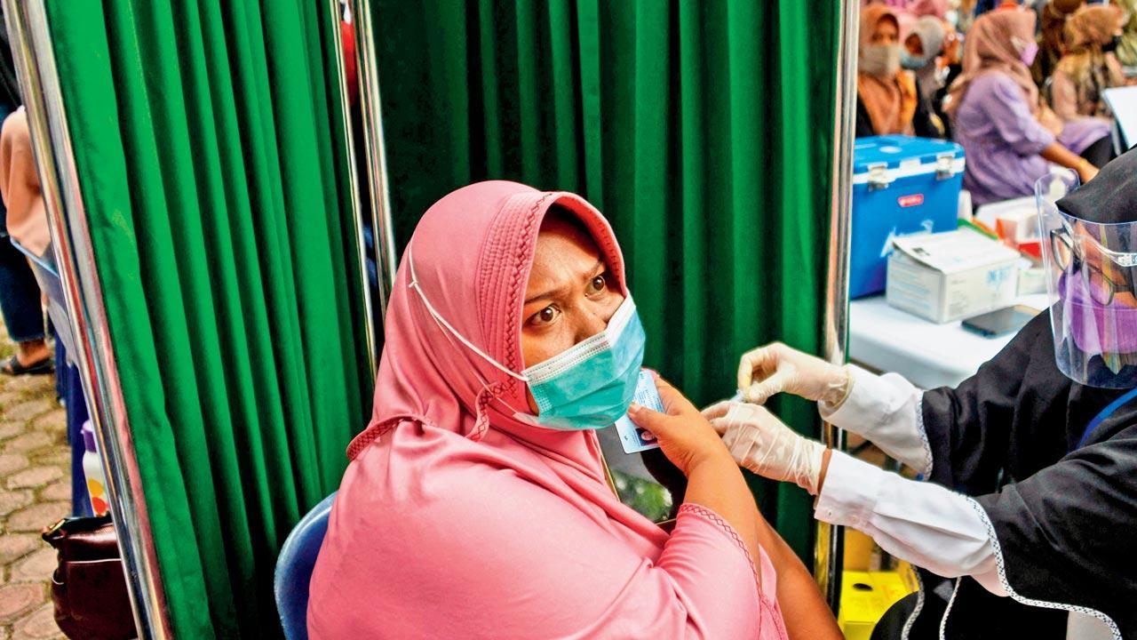 Mumbai sees 402 new Covid-19 cases as virus kills three