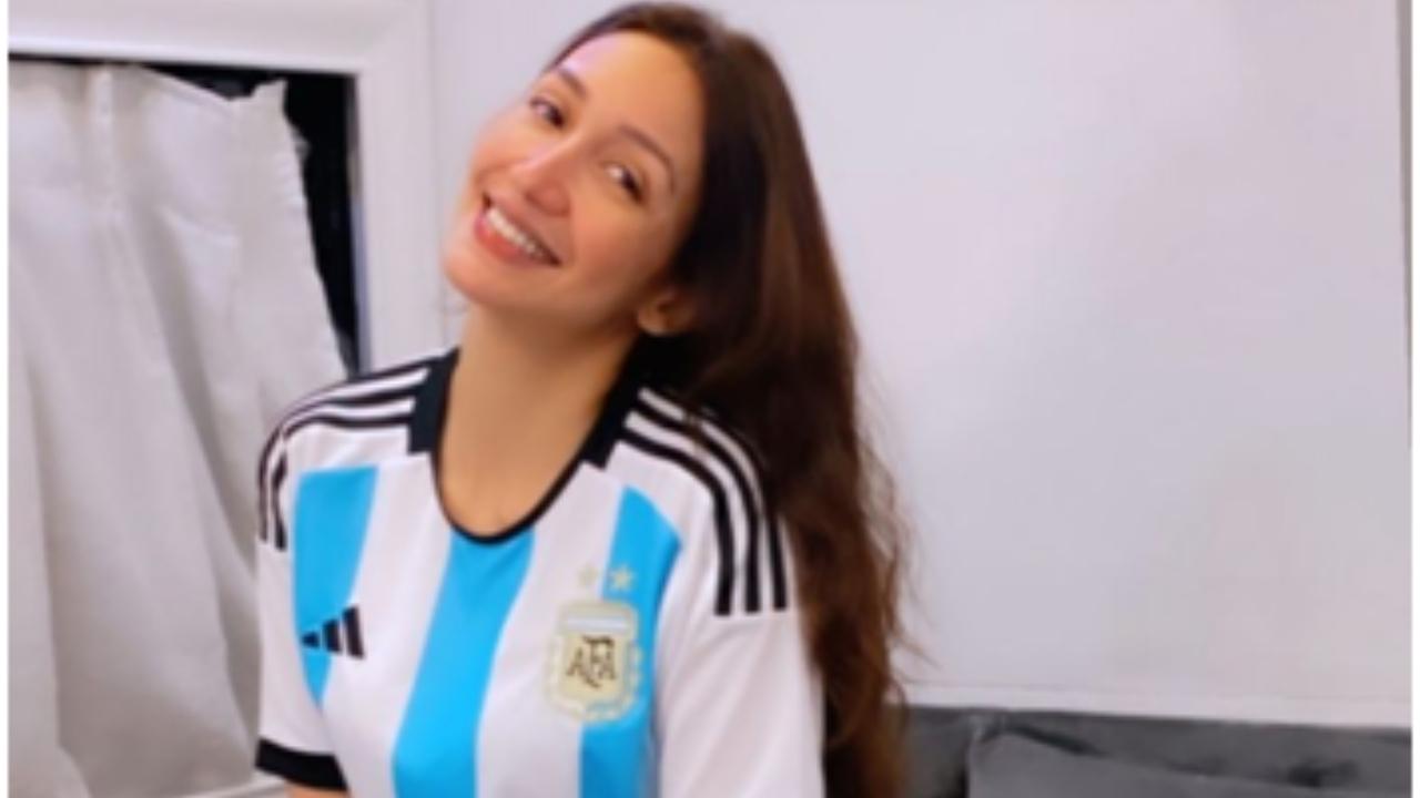 Actor and model Shreya Chaudhry who became a sensation with the web series ‘Bandish Bandits’ and is currently speculated to be marrying boyfriend actor Karan Tacker this year seems to be a fan of football. The actor is spotted on Instagram posting her picture in Argentina’s jersey