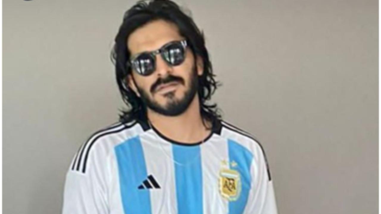 Son of Bollywood veteran star Anil Kapoor, Harsh Varrdhan Kapoor is making his space in the entertainment industry with his acting skills. The rising star is a huge football fan and has been seen on the internet and in news talking about football and his favourite team. The actor will be seen cheering for Argentina
