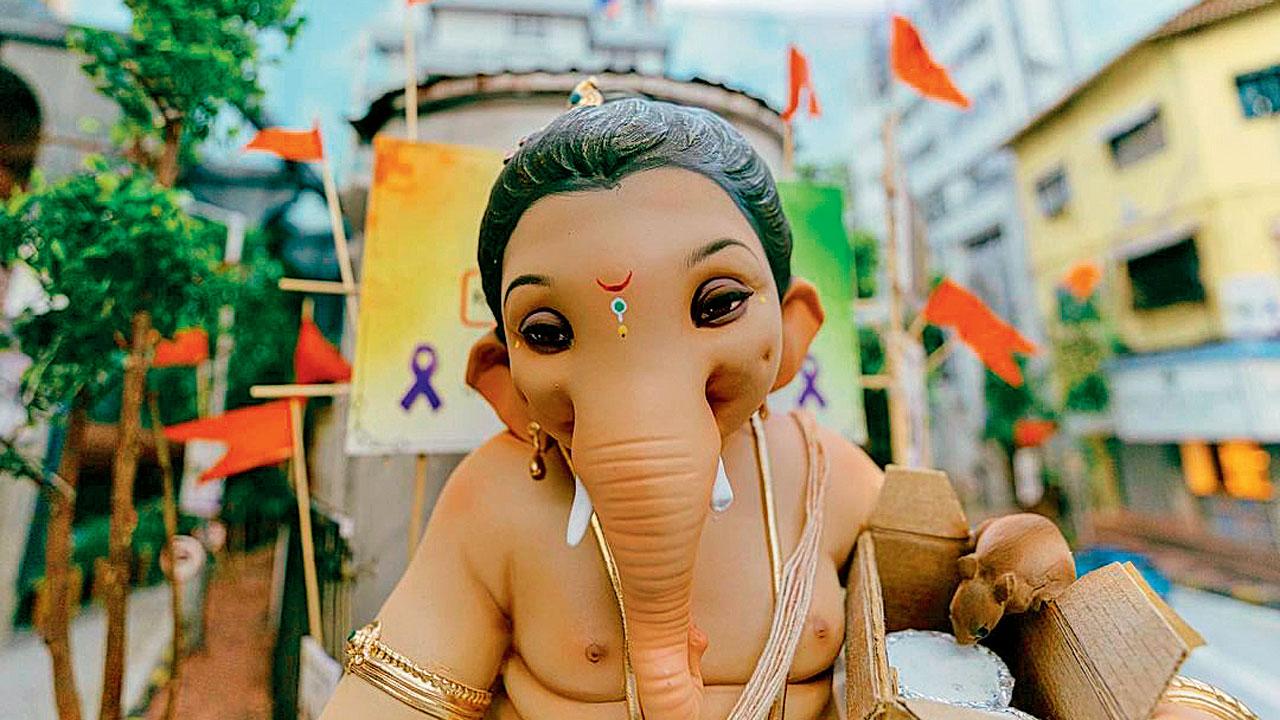 Paul’s Ganpati murti. Pics Courtesy/@paulchaladka