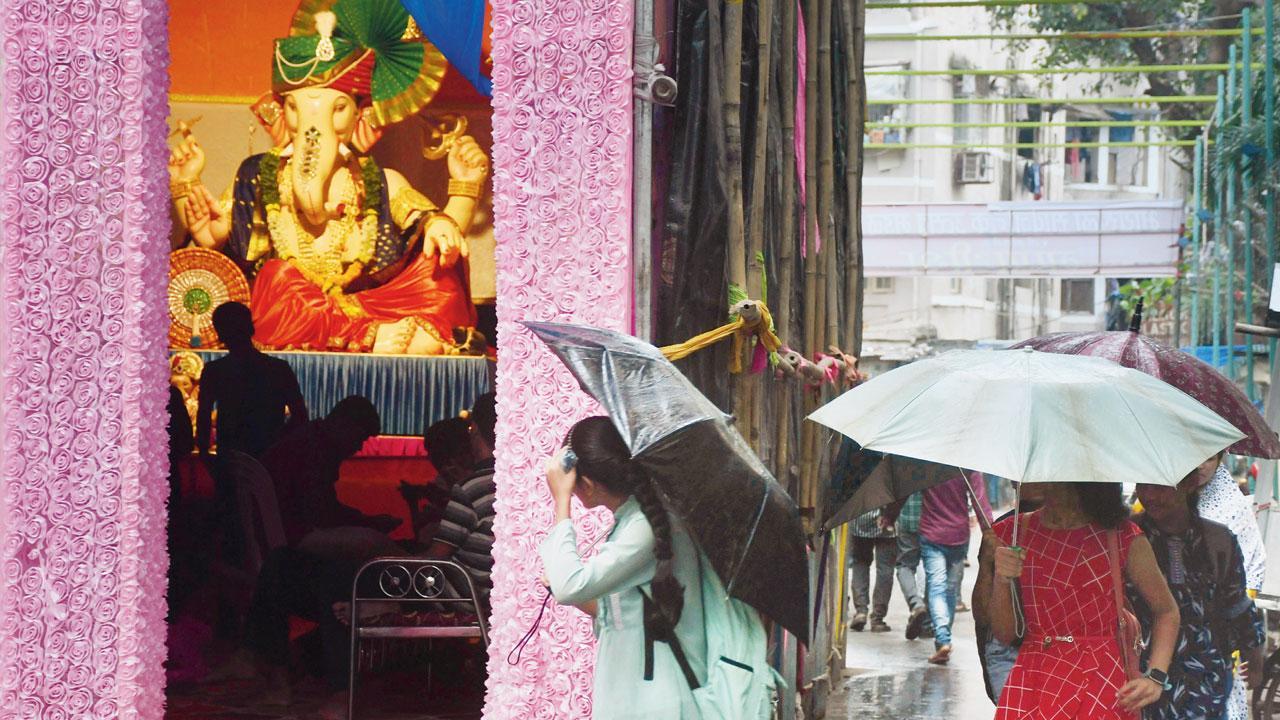 Anant Chaturdashi 2022: Charni Road station under high surveillance