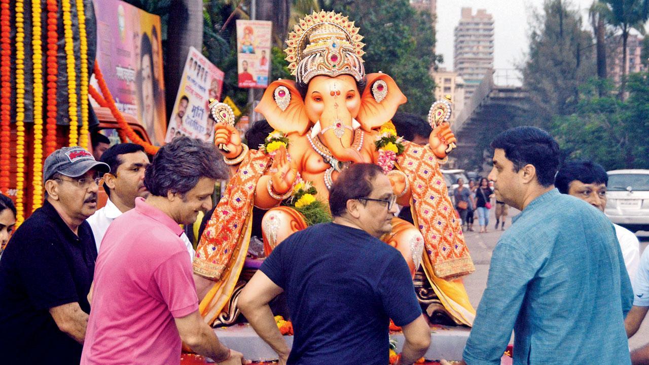 Anant Chaturdashi 2022: BMC not to allow devotees into sea for visarjan after IMD predicts thunderstorms