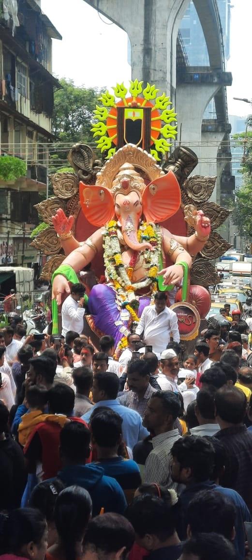 The authorities in Mumbai have made elaborate arrangements for the immersion of idols and processions. (Pic/Pradeep Dhivar)