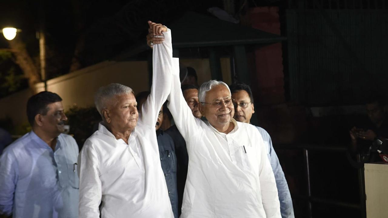 Lalu Prasad Yadav, Nitish Kumar meet Sonia Gandhi; say focus on uniting opposition parties to defeat BJP