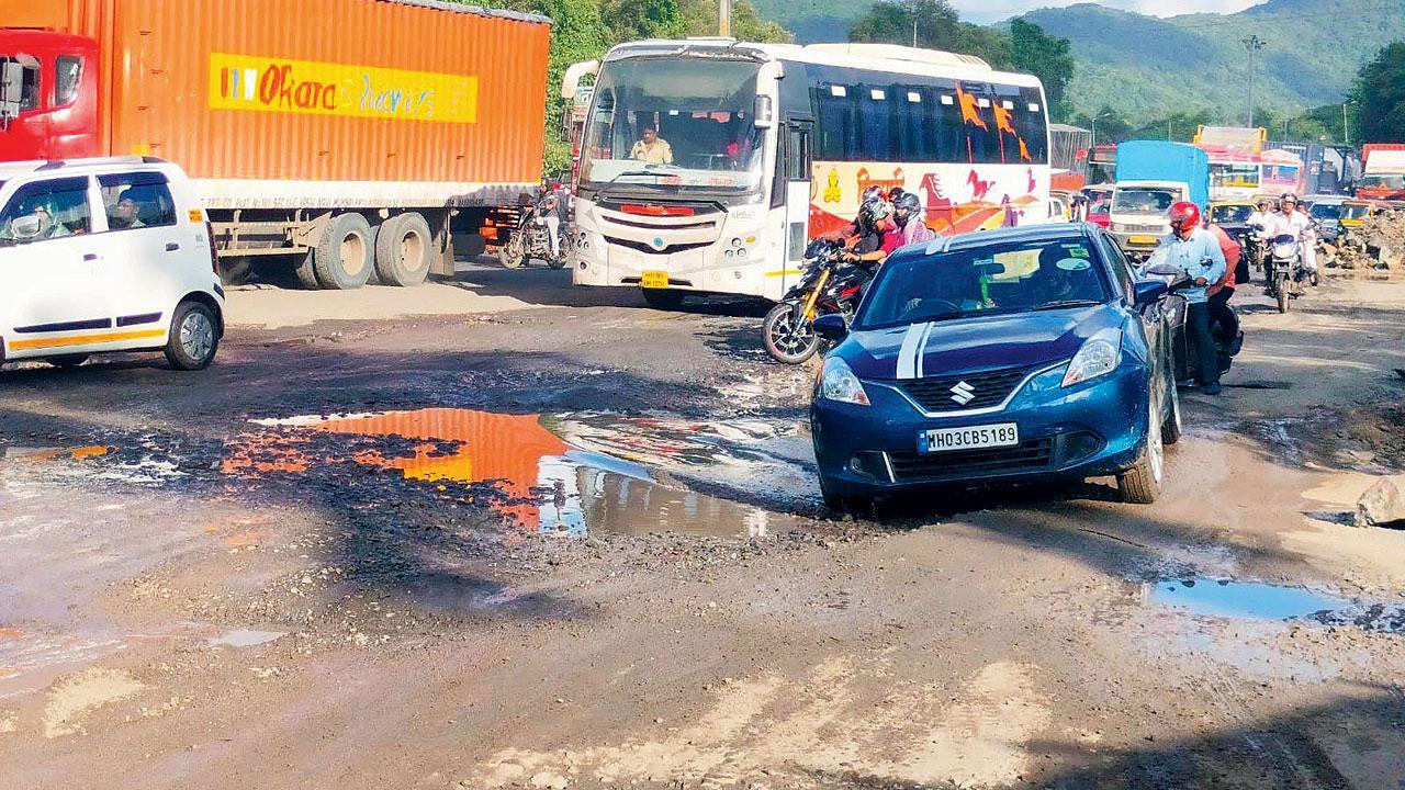 MNS clicks Thane’s worst pothole photos, exhibits them in PWD office to protest