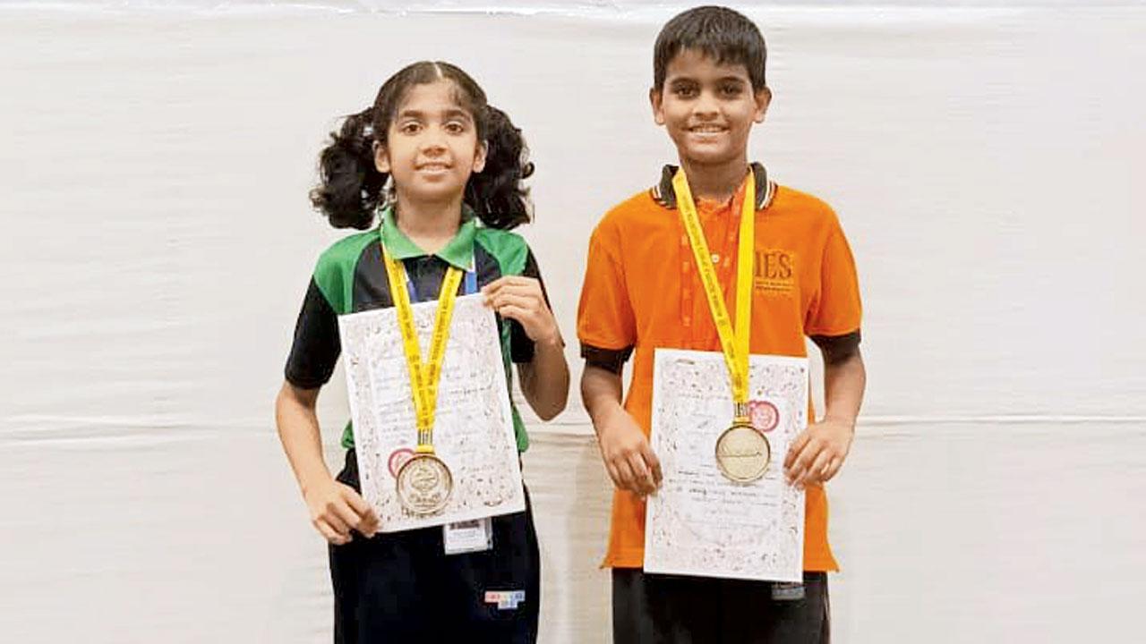 U-10 winners Manav Rajwade (left) and Vedant Jadhav