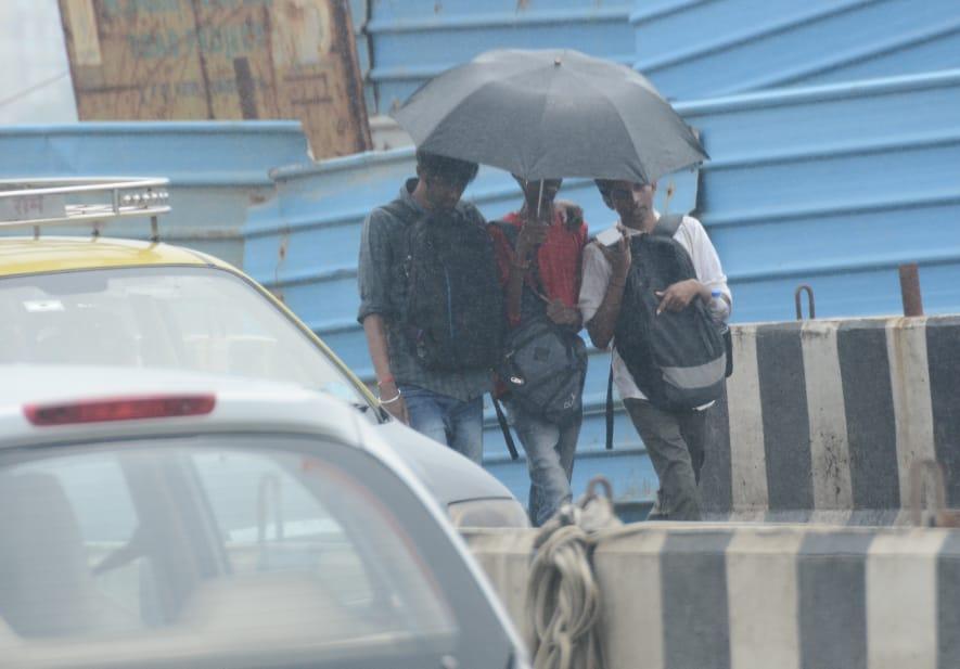 In the last 24 hours, the island city, its eastern suburbs and western suburbs recorded an average rainfall of 5.90 mm, 1.24 mm and 2.43 mm, respectively.