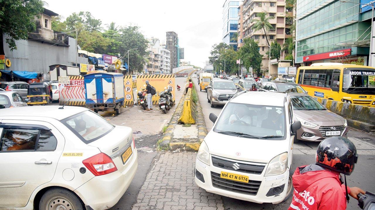 Mumbai: Motorists fume at slow pace of work on Andheri bridge