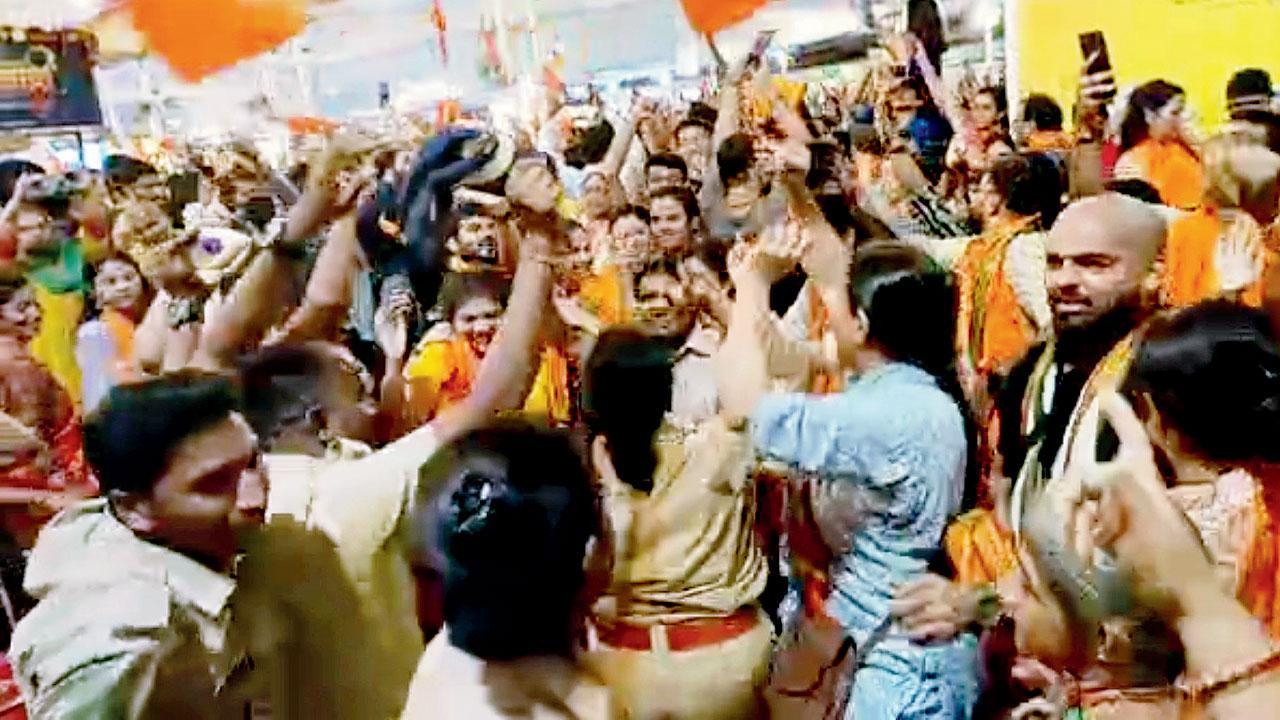 Maharashtra: Cops warned against dancing in uniform during Ganeshotsav festival