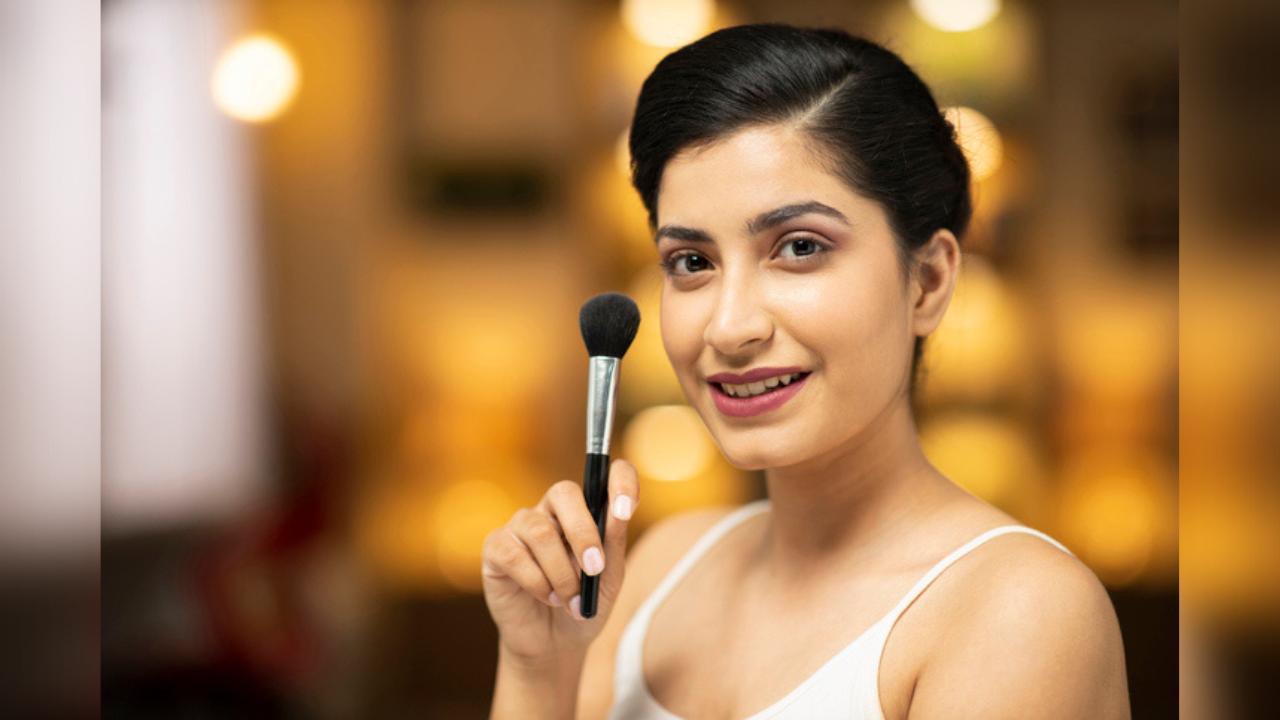 Karwa Chauth 2022: It’s all about ‘simple yet luminous’ makeup this festive season