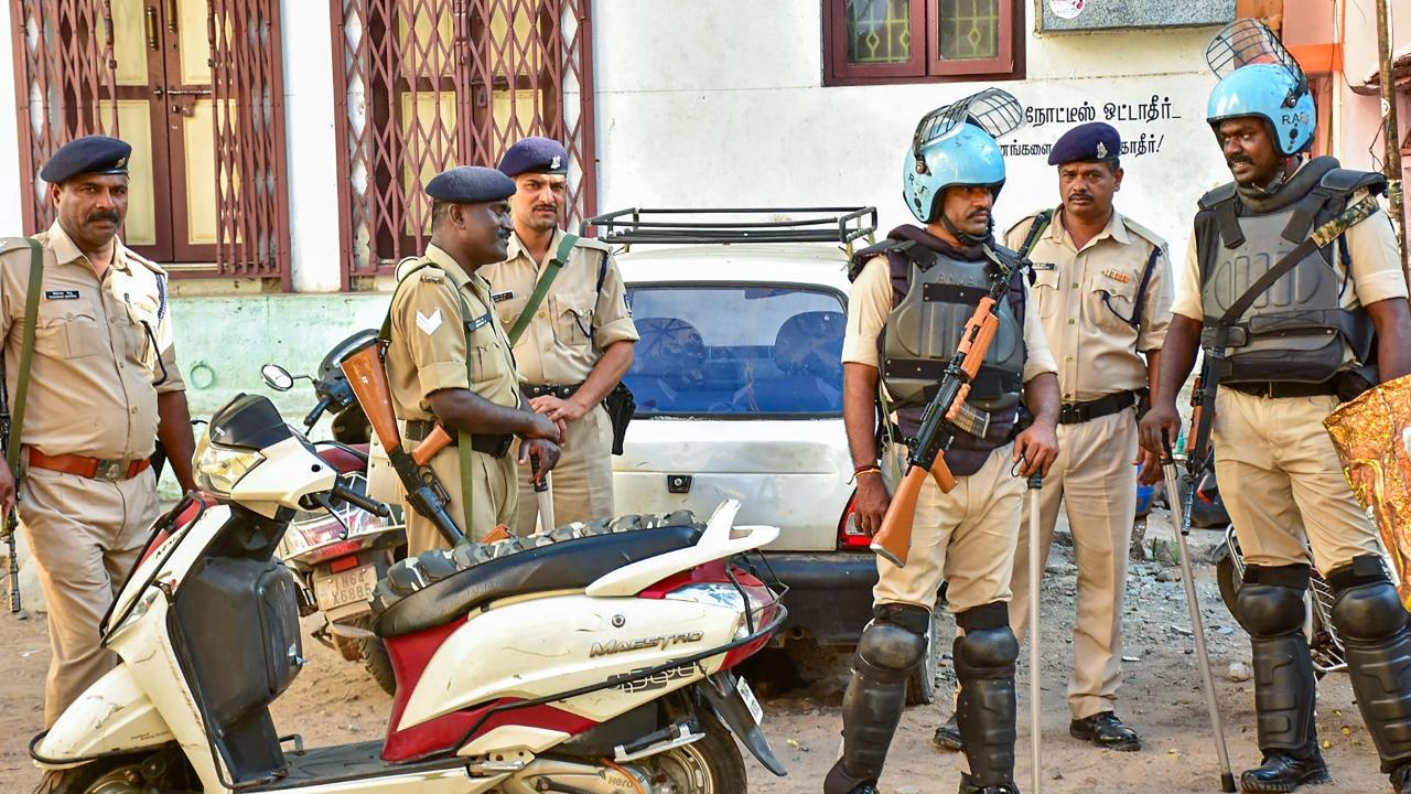 Maharashtra: PFI activists detained while protesting in Pune against NIA action