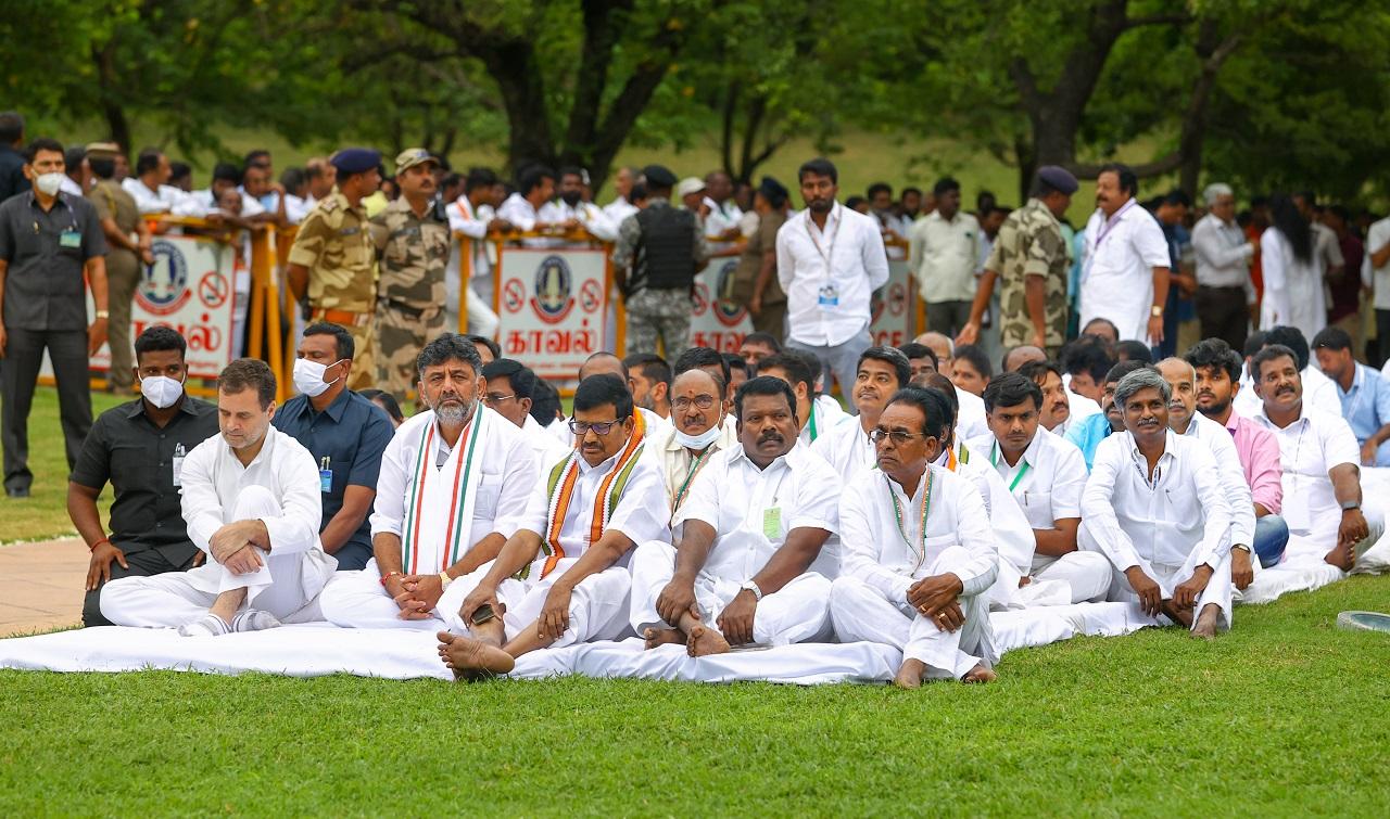 Congress leaders including Karnataka state party chief DK Shivakumar were present at the prayer meeting. (Pic/PTI)