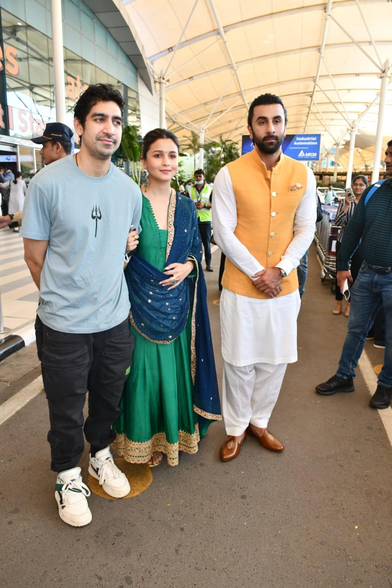 The soon-to-be parents looked ethereal in Indian ensembles. While Alia had donned a dark green Anarkali suit with a dark blue dupatta, Ranbir was wearing a white Kurta Pajama paired with a yellow waistcoat. Ayan opted for a casual look as he was dressed in a pale blue t-shirt with Lord Shiva's 'Trishul' printed on it