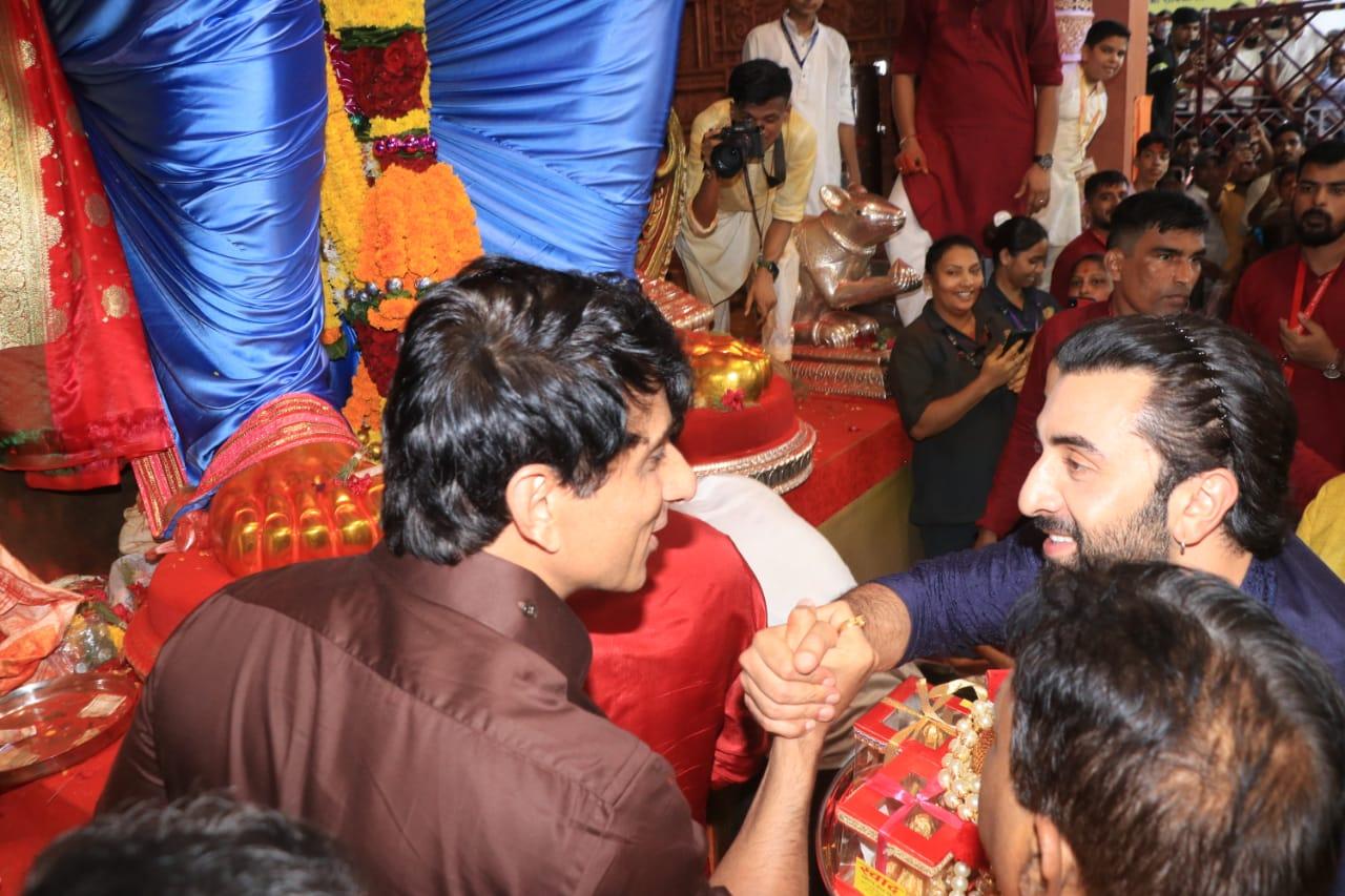 At Lalbaug, Ranbir Kapoor also bumped into Sonu Sood. The two were captured exchanging pleasantries