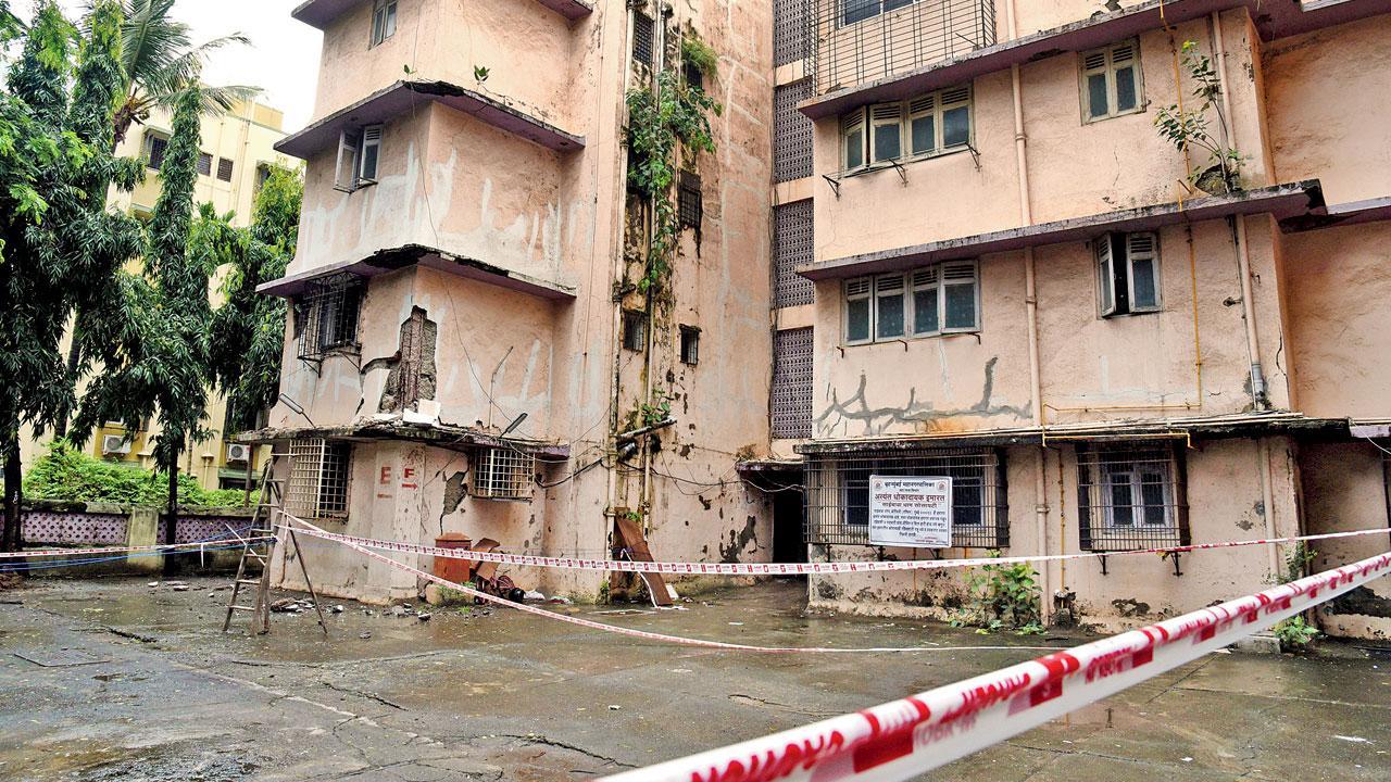 Repairs of tenanted buildings being stalled in Borivli: MP writes to CM Shinde