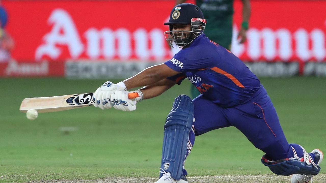 Cricket legends criticize Rishabh Pant for his shot selection vs Pakistan at Asia Cup 2022