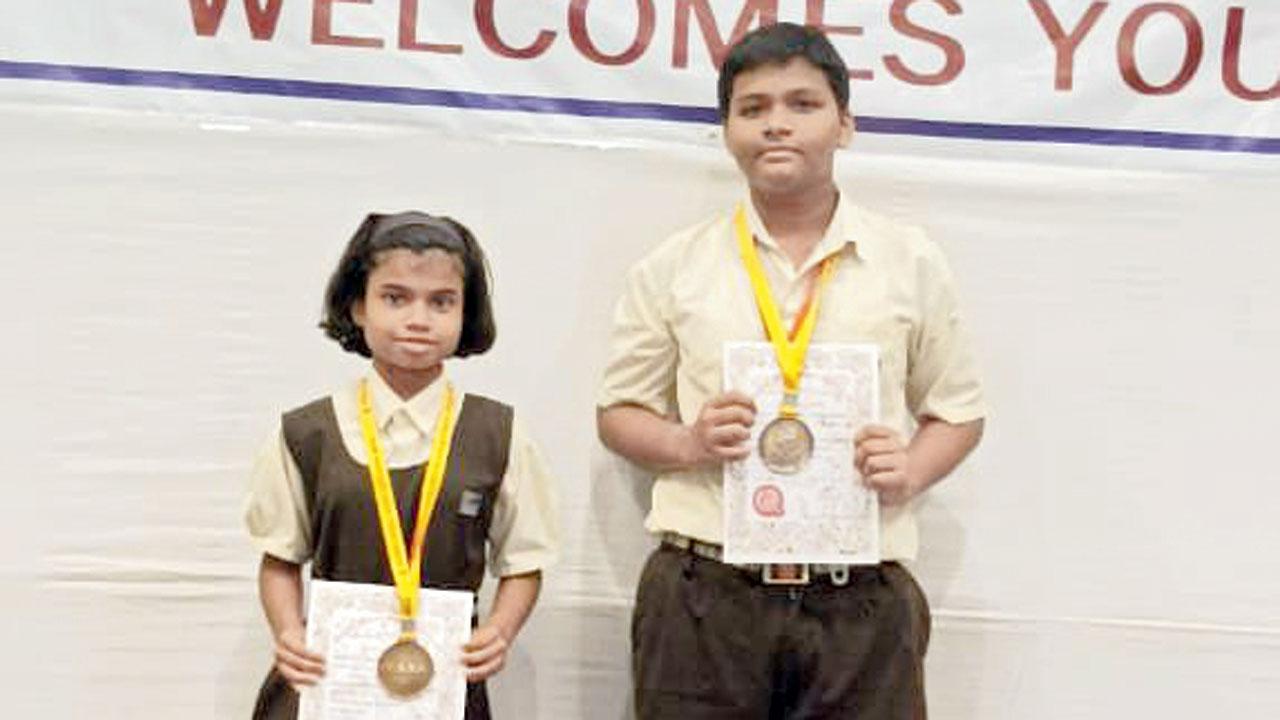 U-14 winners Shravani Manjrekar and Avinash Ajgaonkar