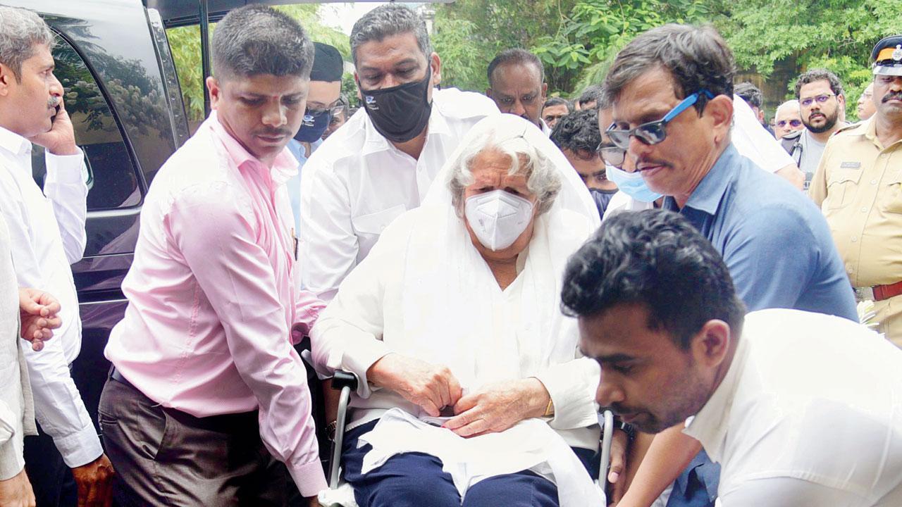 Cyrus Mistry cremated in Mumbai, Ratan Tata’s stepmom attends