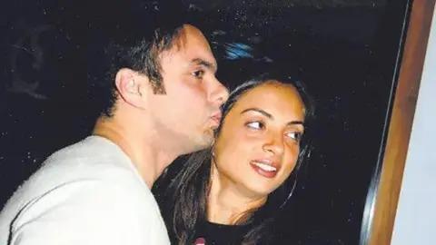 At the beginning of the show, Seema removed the nameplate outside her house and changed it from 'Khan' to her and her kids' first names - Seema, Nirvan and Yohan. The action was to make it evident that she has decided to divorce Sohail Khan. Read full story here