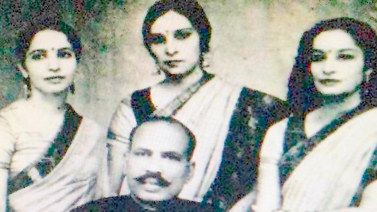 Among members of the Kodava community who flourished in Bombay were the Codanda Poovaiah sisters, prominent in Indian dance. Their bungalow at Chowpatty was regularly visited by practitioners