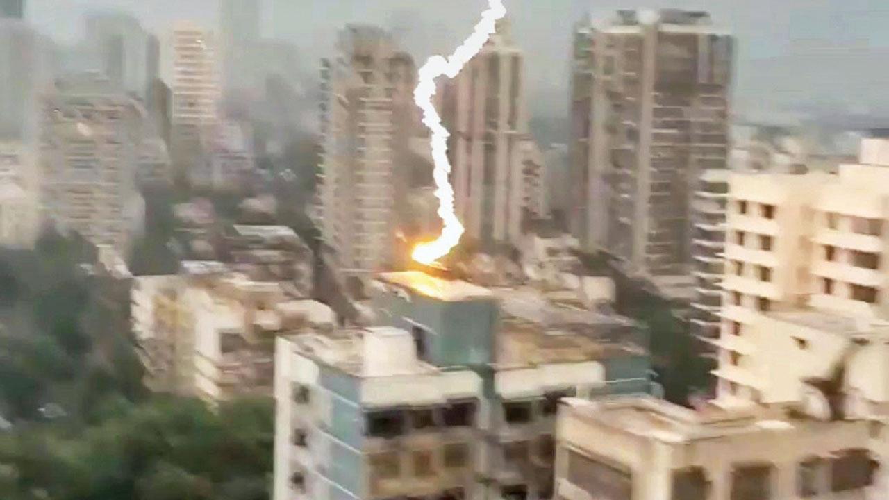 Mumbai: Lightning strike leaves residents of Borivli housing society shocked