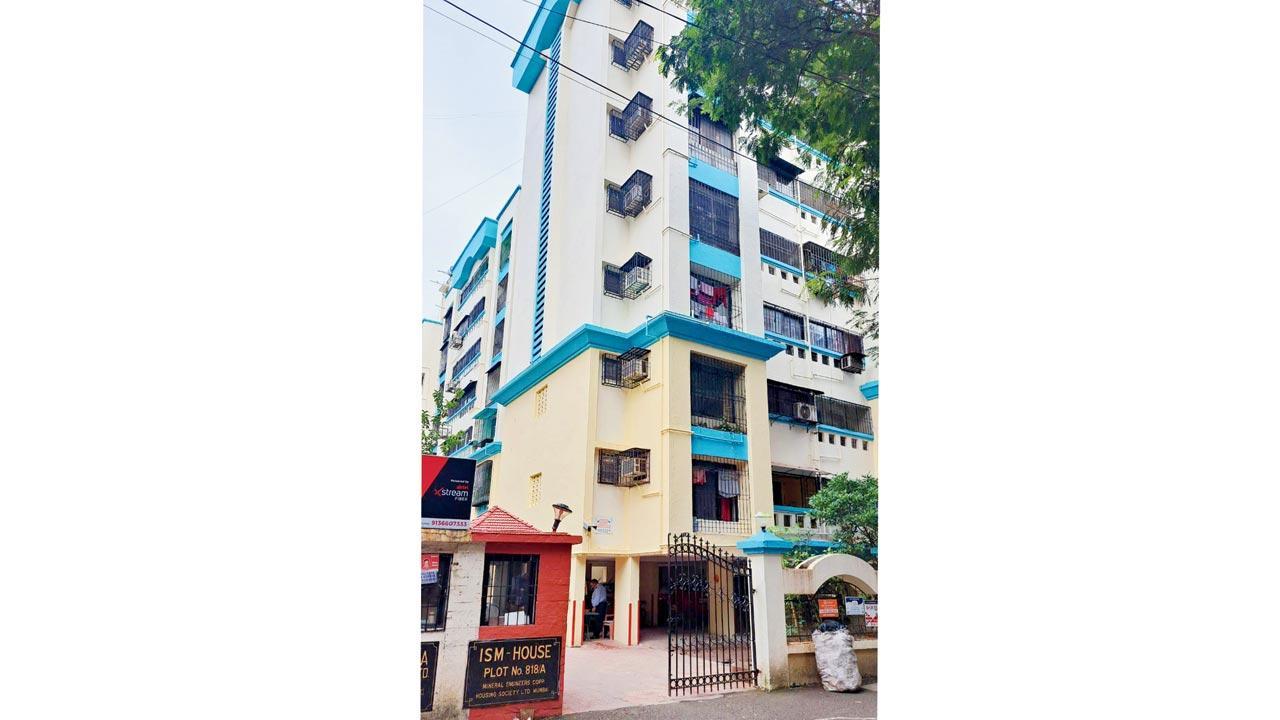 Mumbai: Two Kandivli residents win parking space after 20 years