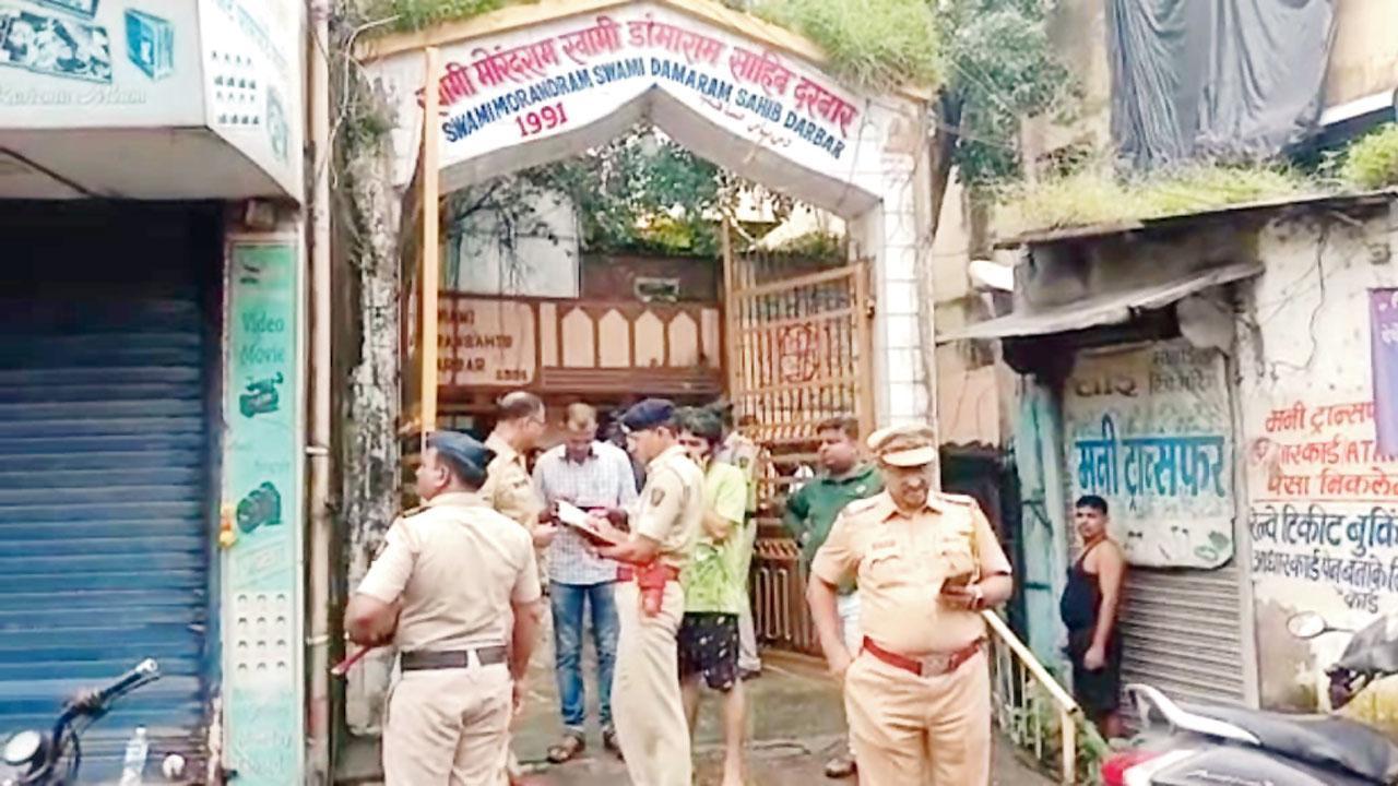 Mumbai: Thank you, but where’s the rest of my gold, asks Ulhasnagar priest