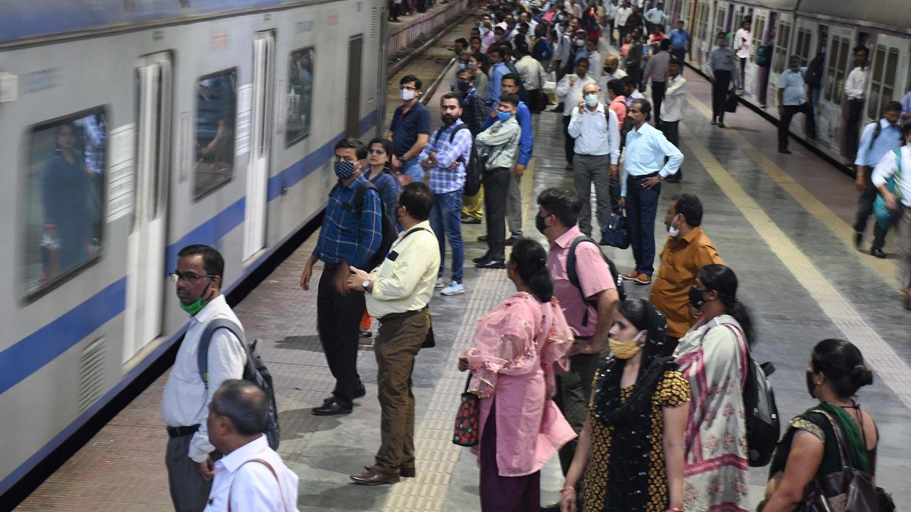 Central Railway commuters can track, share live location, book tickets on Yatri