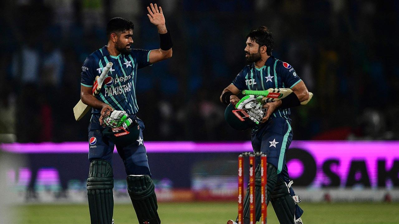2nd T20I: Babar, Rizwan power Pakistan to thumping 10-wicket win over England