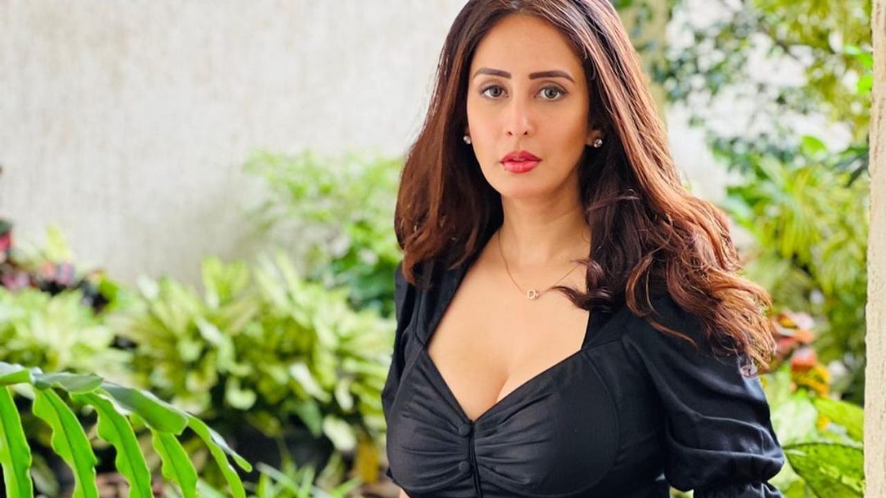 Chahatt Khanna responds to 'Boycott Brahmastra' trend; says, 