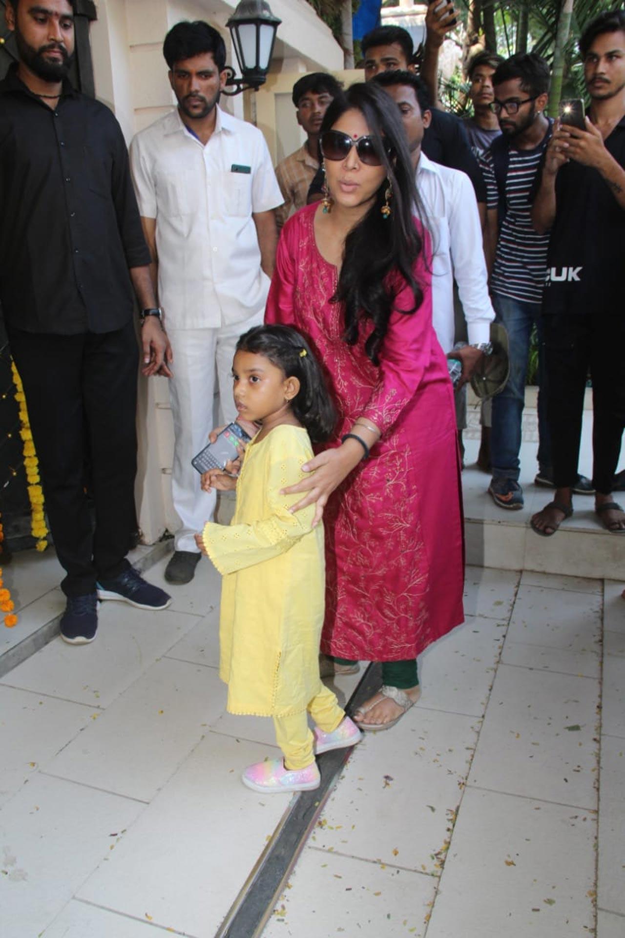 Sakshi Tanwar and her daughter Dityaa was also a part of the celebration