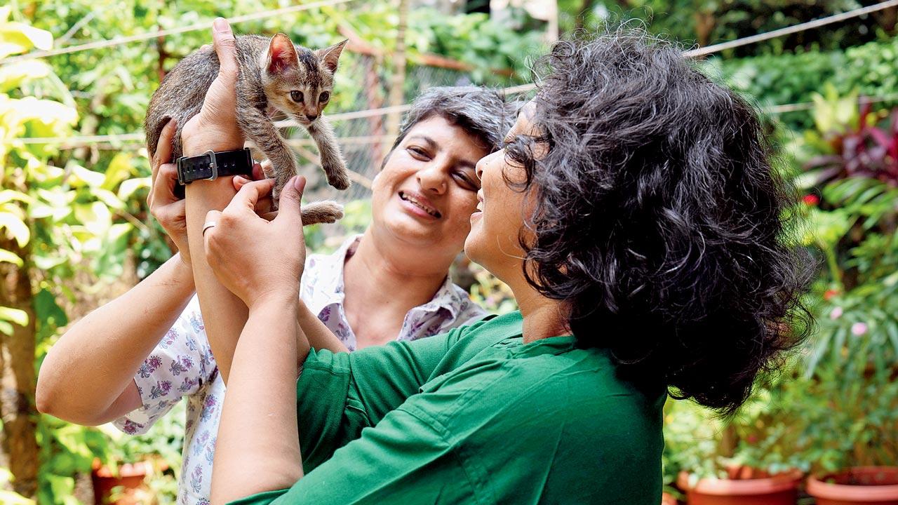 Rupa (green shirt), Trupti’s girlfriend, says she understood why she was unable to break familial ties with her former partner Teju. “We had to learn to normalise the jealousy that would come and go,” she says. Pics/Shadab Khan