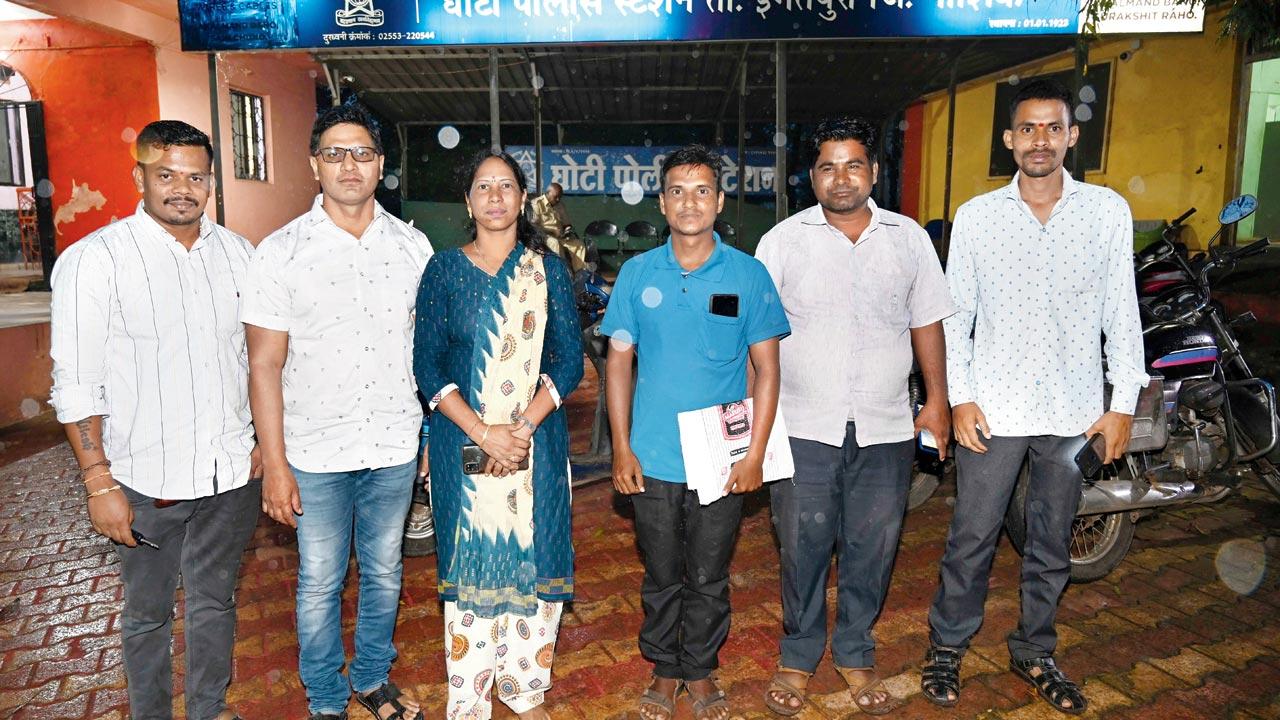 Members of NGO Shramjeevi Sanghatana who helped Gauri’s parents