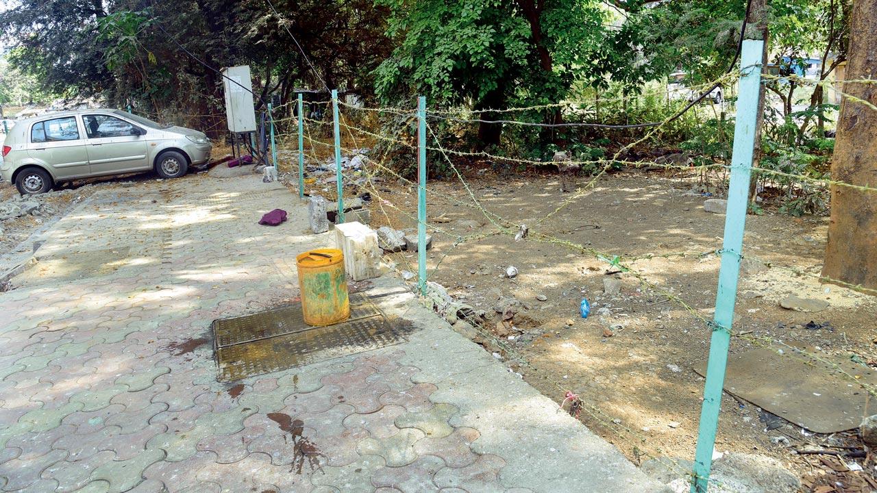 At some places, a fence was put up after MU’s boundary walls at Kalina campus were broken down, but a large stretch was left open. File/Atul Kamble