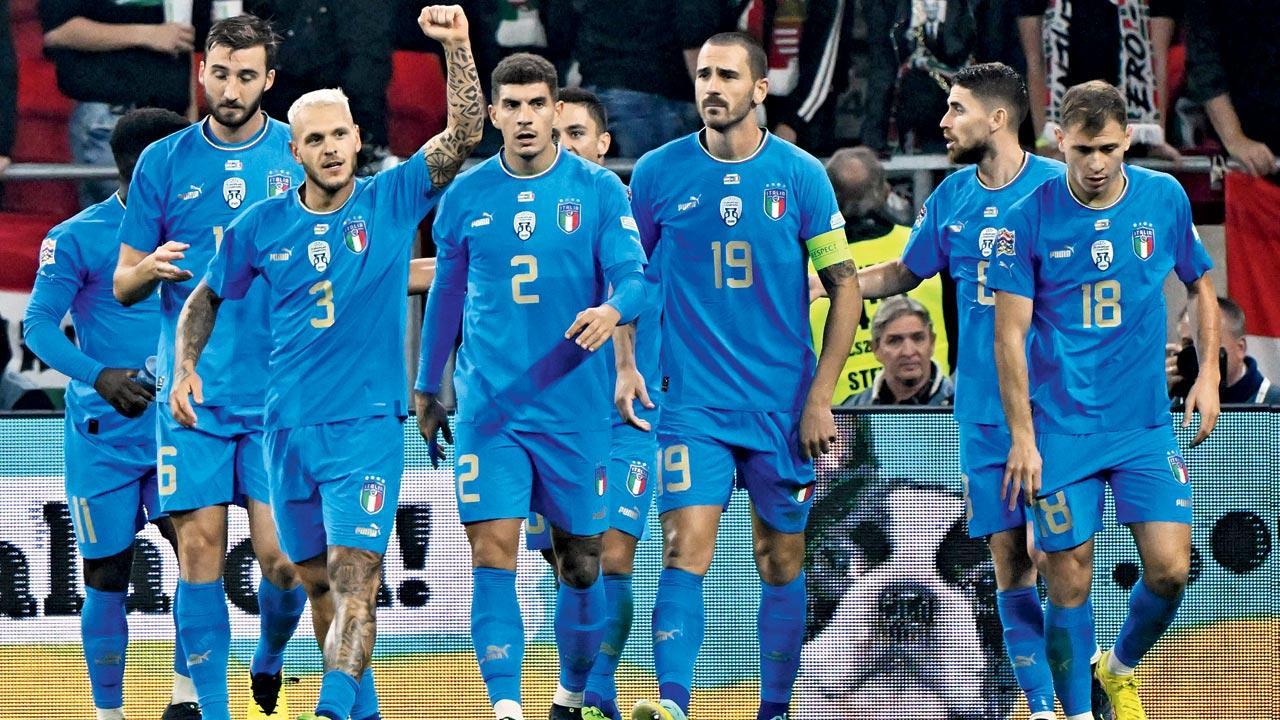 Italy beat Hungary for consolation semis spot