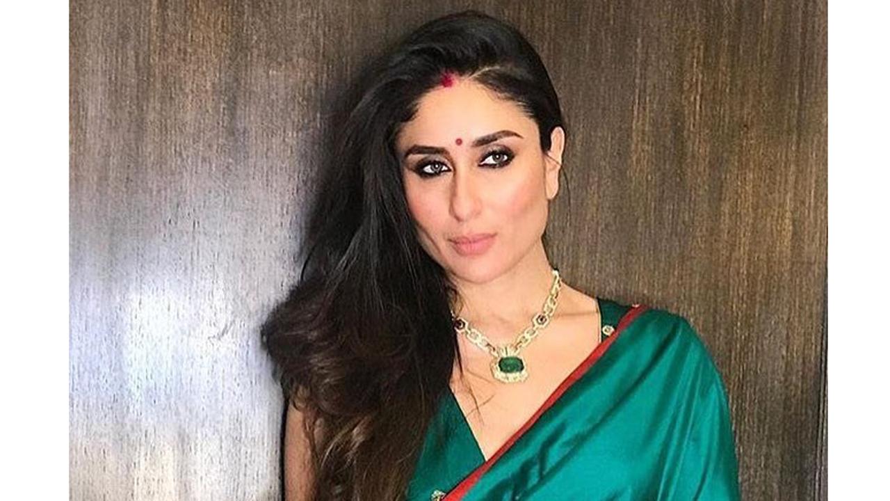 Green Magic!
Kareena Kapoor Khan’s Diwali looks are always super dreamy! She wore a shiny-green saree for Diwali 2019, that had everyone’s attention in no time. Bebo was a true testament to ‘this Diwali don’t light a patakha, be one’. Diwali is just around the corner, so if you’ve just gotten married, take inspo from Kareena on how to slay a minimalistic look for your first Diwali as a newly-wed. 